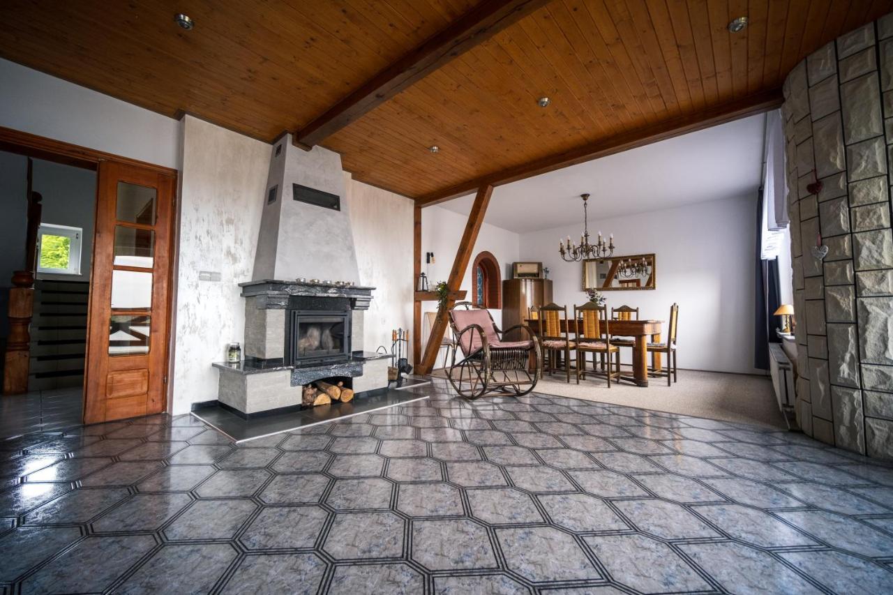 Villa Dom na wzgórzu z widokiem na jezioro Lipnica  Exterior foto