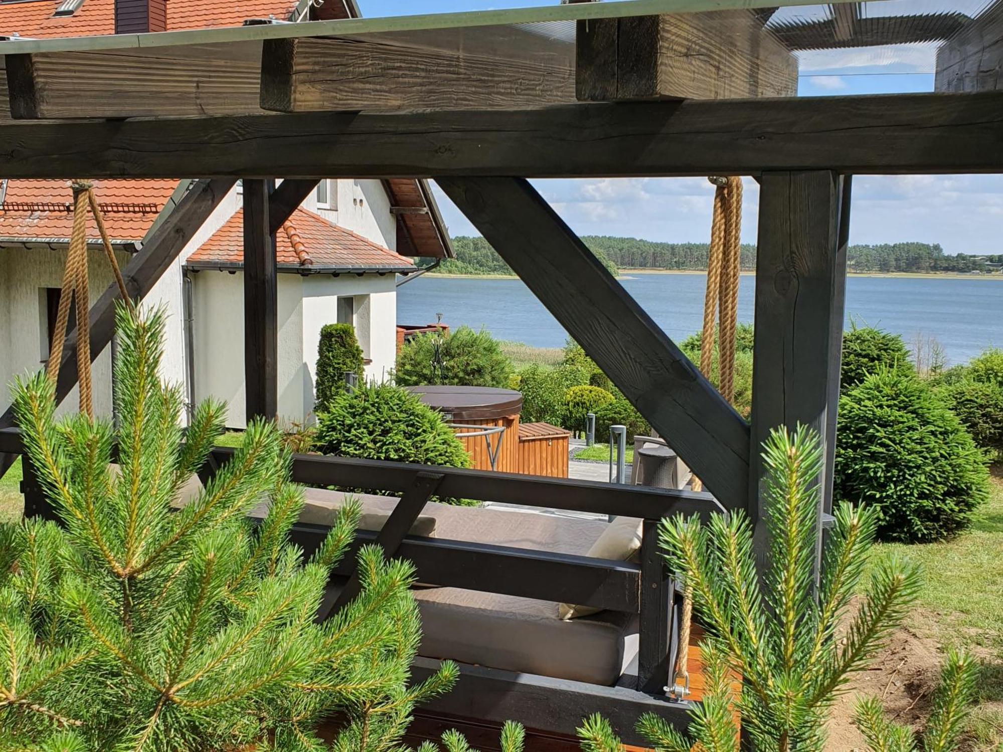 Villa Dom na wzgórzu z widokiem na jezioro Lipnica  Exterior foto